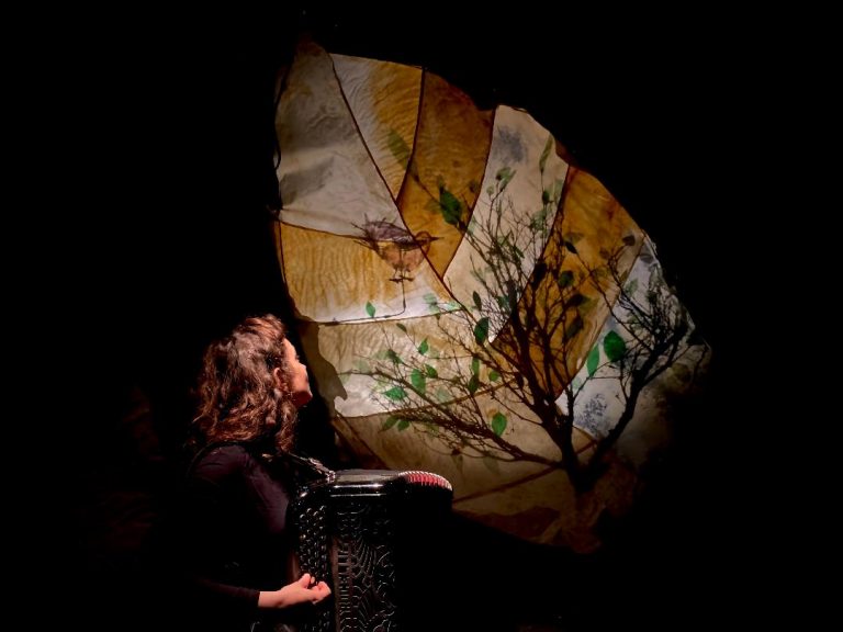 L'arbre et l'oiseau 4-Crédit Photo : Adrien VERNAY